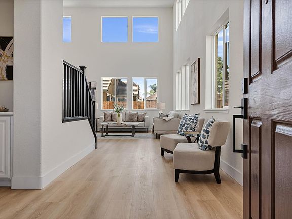 5th image of 129 Picasso Drive