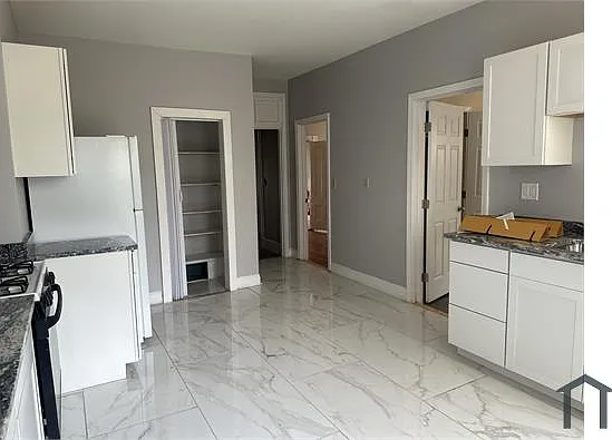 4 bed, 1600 sqft, $3,400 — Photo 2