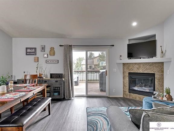 4th image of 809 Lake Vista Dr