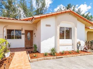 2471 W 65th St, Hialeah, FL 33016