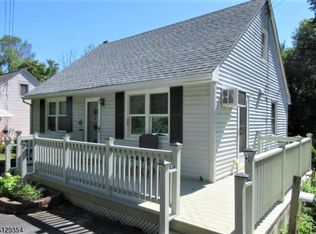 5 Lake Shore Dr, Netcong, NJ 07857