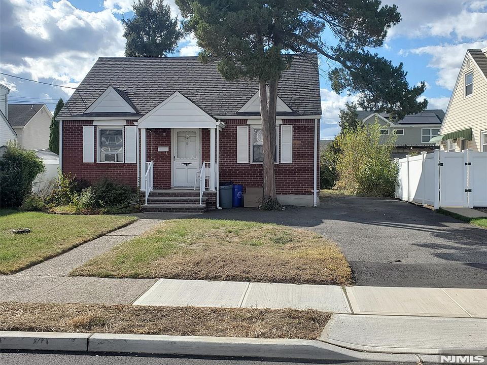 1st image of 595 Elm Ave #1