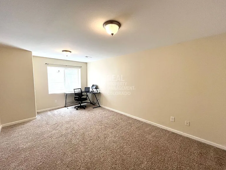 4983 Dovetail Ln — Photo 10