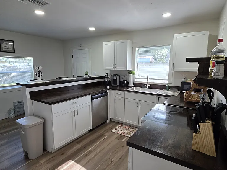 705 NW 64th Pl — Photo 9