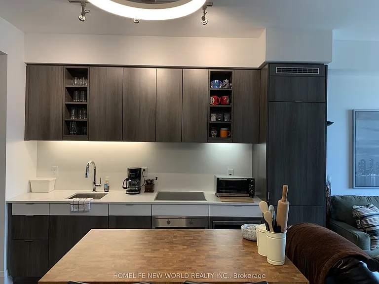 101 Erskine Ave #1004 — Photo 7