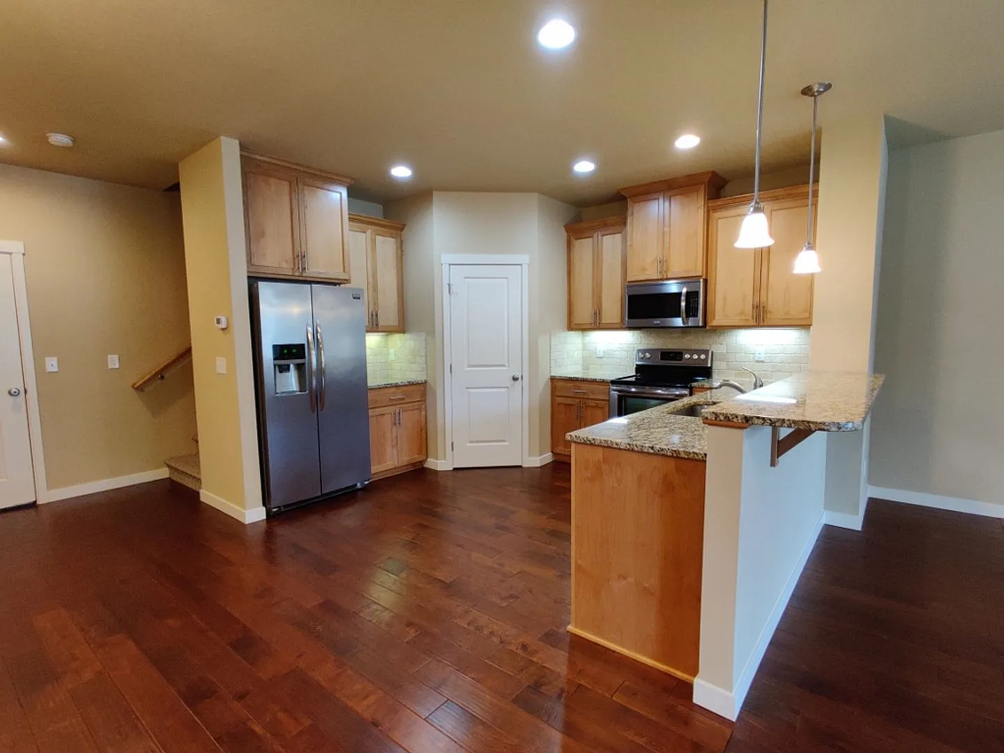 Modern 3BD Town Home — Photo 3