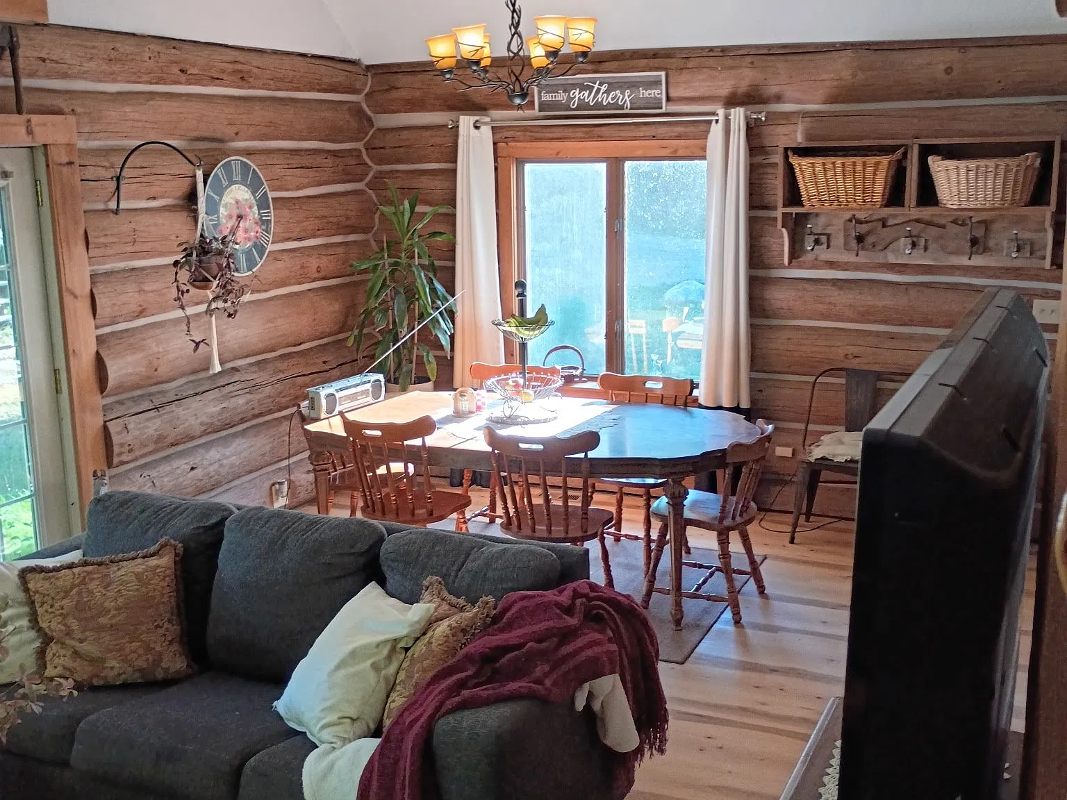 Clear Water Cabin — Photo 4