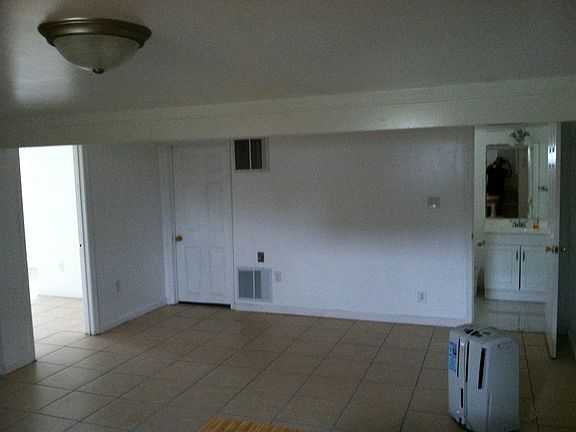 Ffnished basement living roo