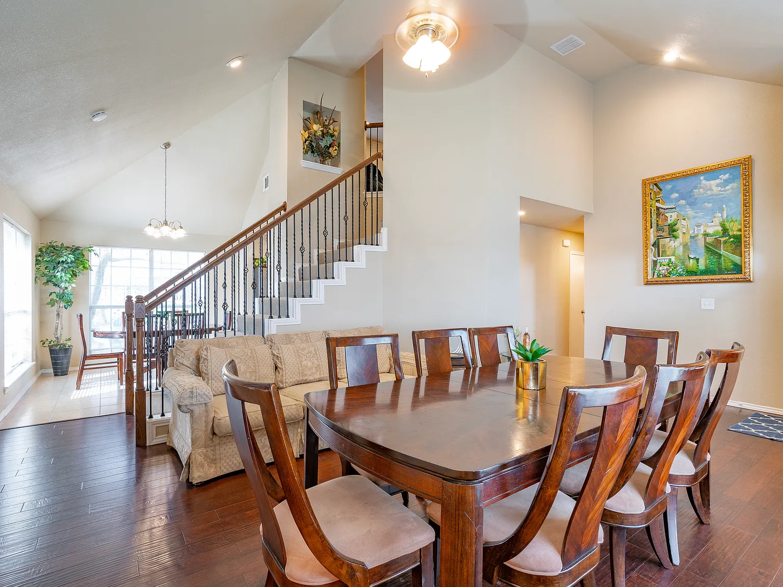 4 bed, 2452 sqft, $6,995 — Photo 4