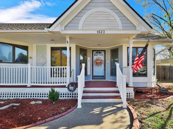1623 N Day St, Wellington, KS 67152
