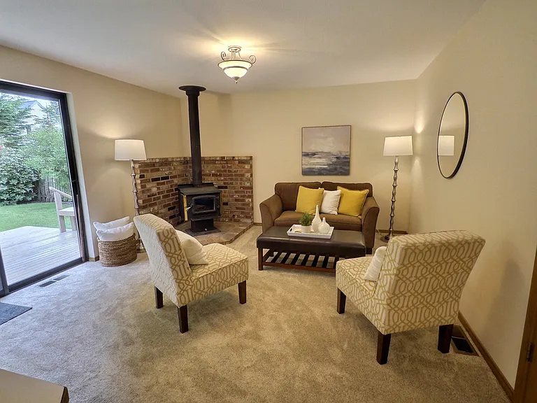 3910 Maple Rd — Photo 13