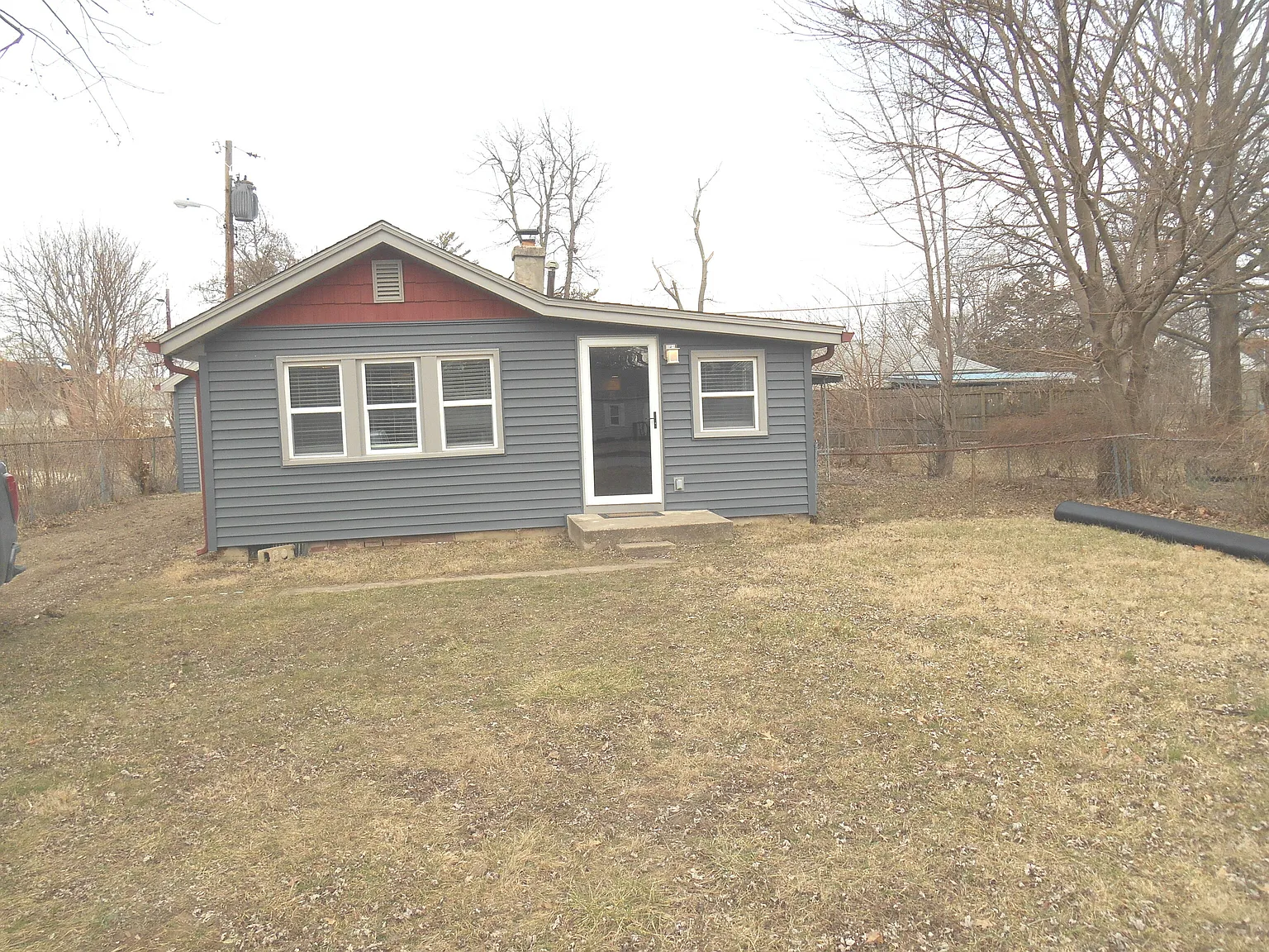 1620 E Edwards Ave photo 1