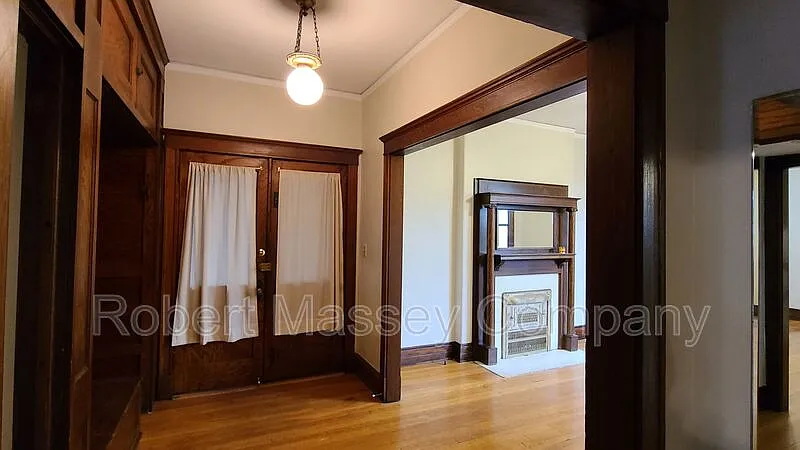 2 bed, 1.5 bath, 1500 sqft, $1,300 — Photo 3
