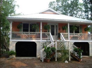 34 E River Dr, Beaufort, SC 29907