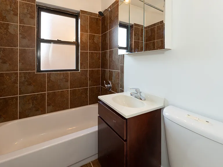 2051 N. Sedgwick — Photo 10