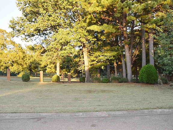 3rd image of 3940 Muirfield Dr #26