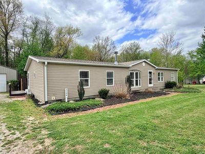 2104 N Hoosier Hls, Linton, IN, 47441