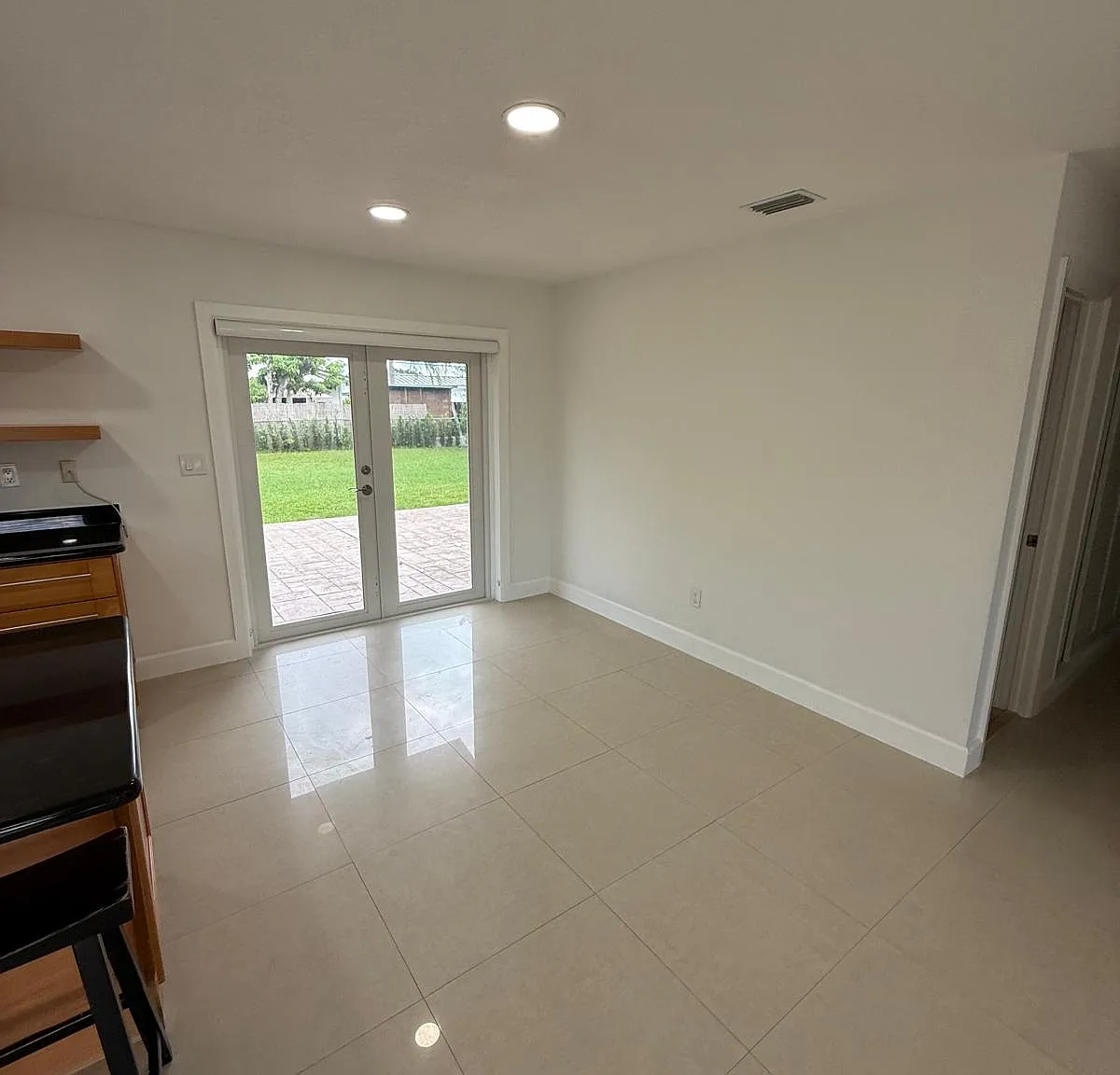 4 bed, 1700 sqft, $4,400 — Photo 4
