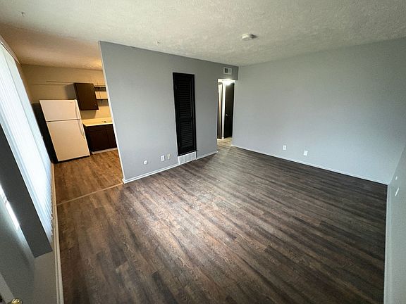 4th image of 1910 J St APT 106