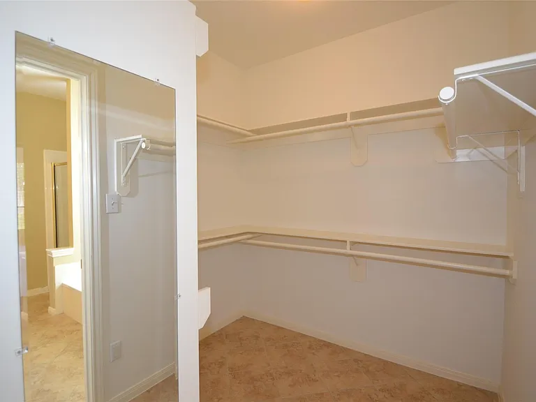 1711 Emma Cove Ct — Photo 25