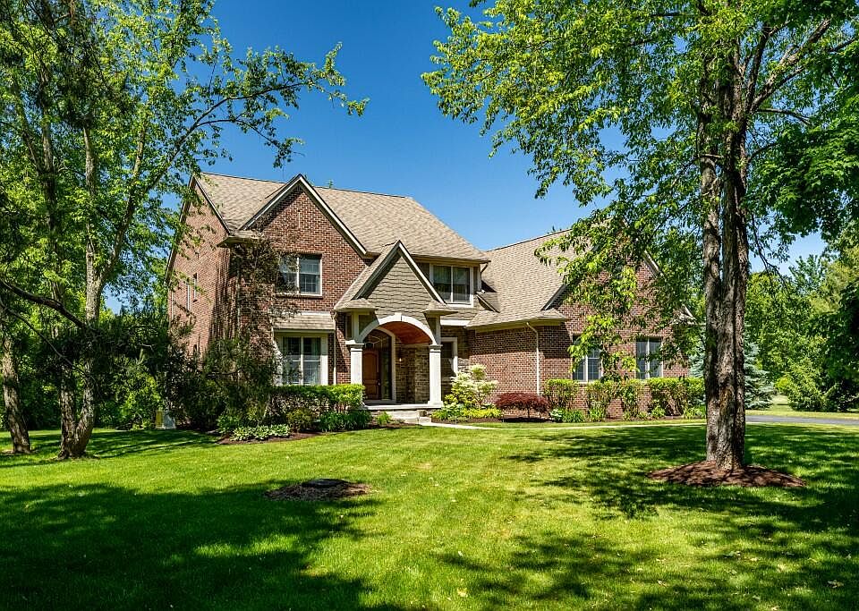 1st image of 8061 Pine Ridge Ct