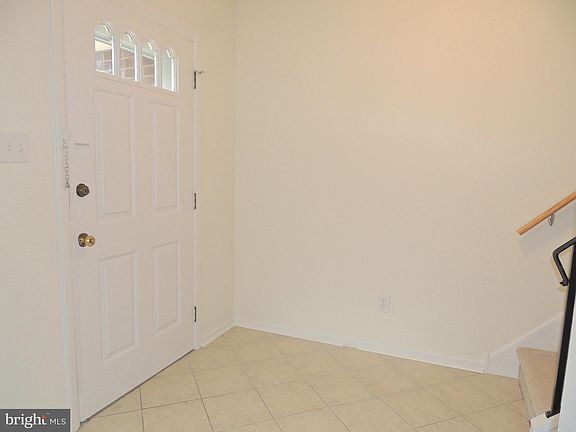 3rd image of 3101 Emerald Pl