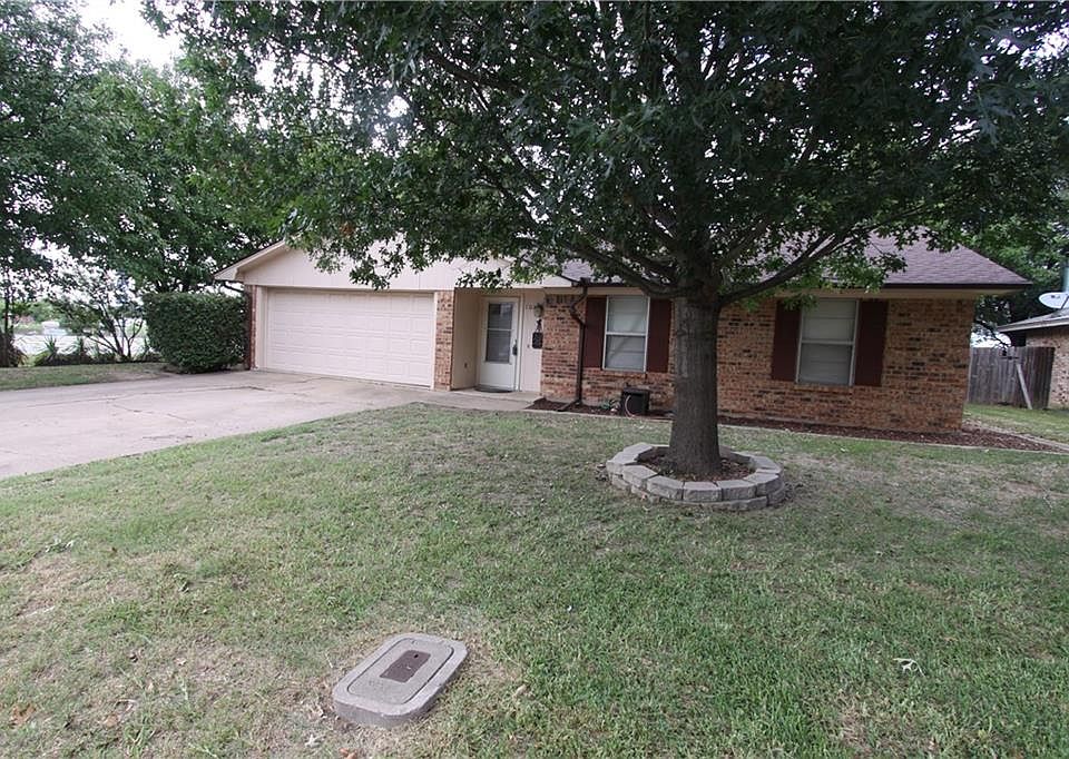 1st image of 101 Carolyn Dr