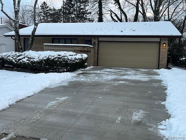 1st image of 20385 Harbor Ln
