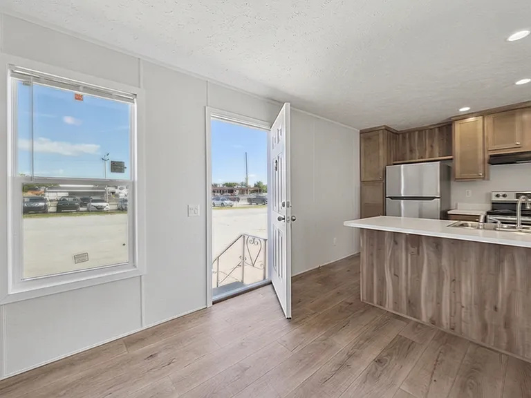 Stoney Creek Manufactured Home Community — Photo 21