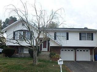 157 Kendall Cir, Waterbury, CT 06708