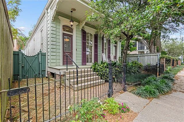 2 bed, 1.0 bath, 1209 sqft, $3,750 — Photo 1