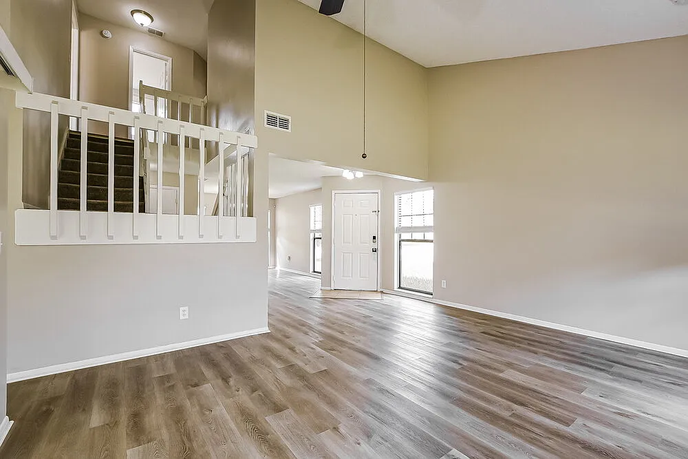 3 bed, 2.5 bath, 1494 sqft, $2,280 — Photo 4