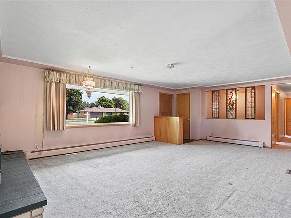 4th image of 8921 N Country Homes Blvd