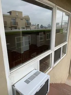 1917 Grace Ave #2 — Photo 3
