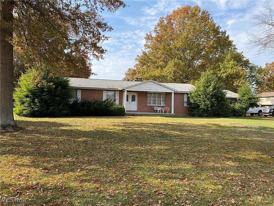 1st image of 31 Oakbrook Dr