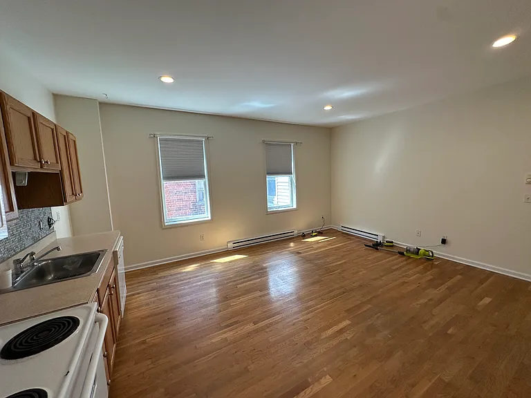 14 Railroad St #8 — Photo 9