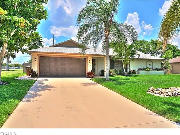 2nd image of 616 SE Santa Barbara Pl