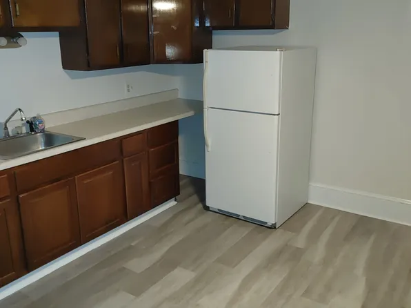 551 Silver St APT 2F, Manchester, NH 03103