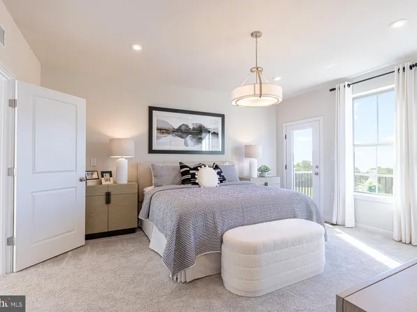 20974 Bluebird Sq, Sterling, VA 20165