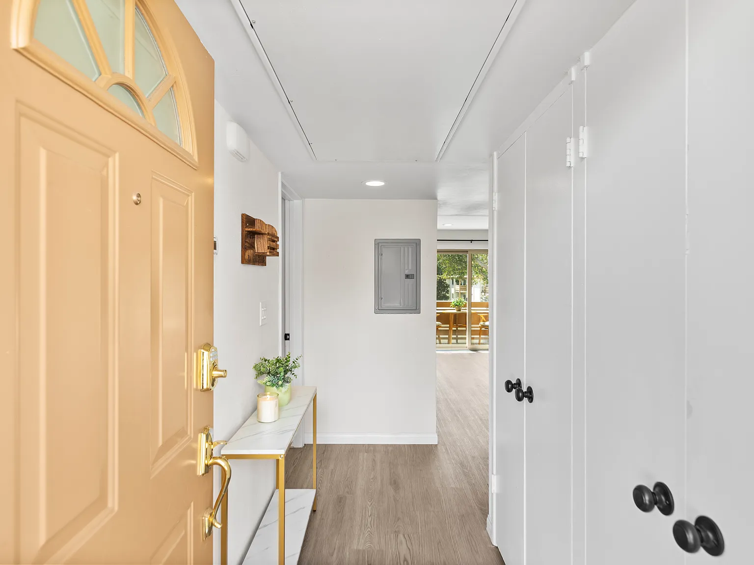 1 bed, 702 sqft, $3,900 — Photo 1