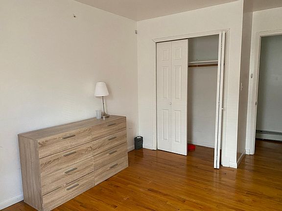 4th image of 4368 160th St Floor 1
