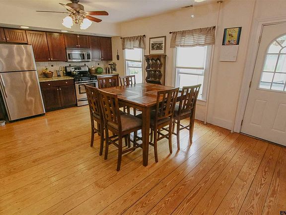 3rd image of 140 Malta Ave