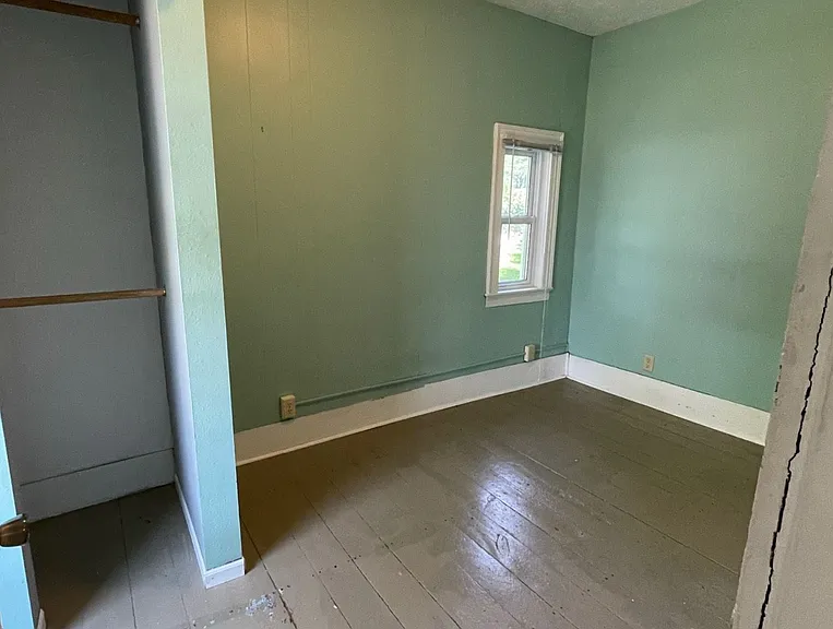 639 Niagara St — Photo 4