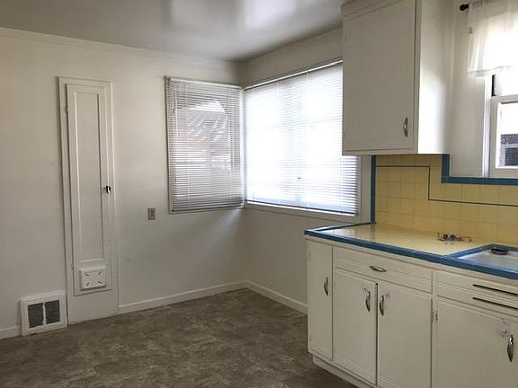 5th image of 47 Iris Ave