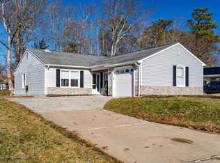 218 Valley Forge Dr, Little Egg Harbor, NJ 08087
