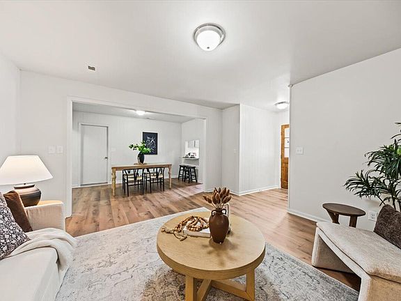 3rd image of 140 Rosedale Ave