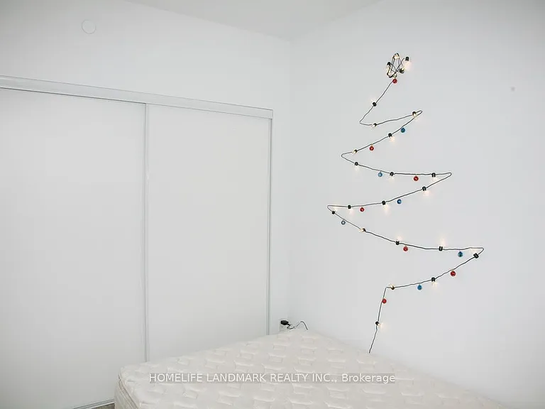 28 Wellesley St E #306 — Photo 8