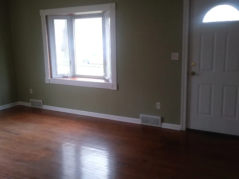 3904 Linwood Ave — Photo 10