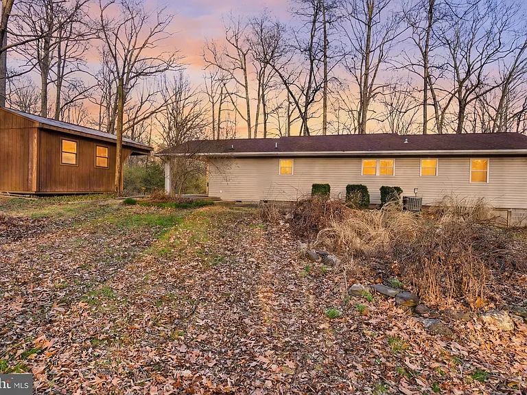 1330 Jason Ln — Photo 37