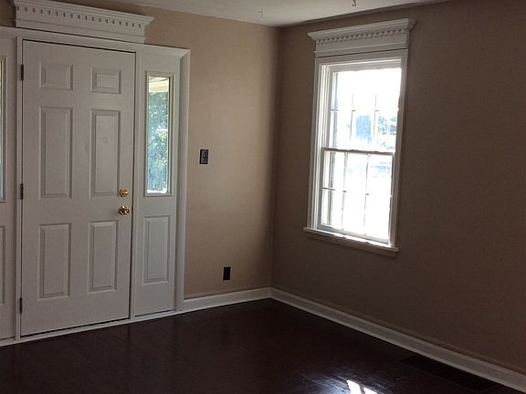 5th image of 509 S Lake St